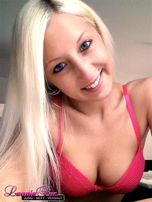 Guten Morgen! Kommt gut in die neue #Woche :-* #leoniepur #Blondine #German #sexy http://t.co/cKNEMg