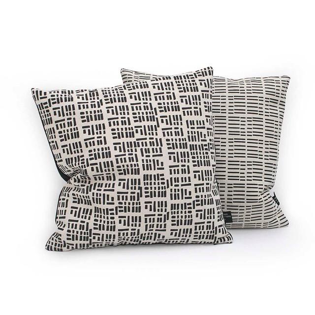 manongarritsen's tweet image. Foggy day today. Perfect for making pictures of our new #URBANPATTERNS cushions. #cushions @jn_jessicanielsen