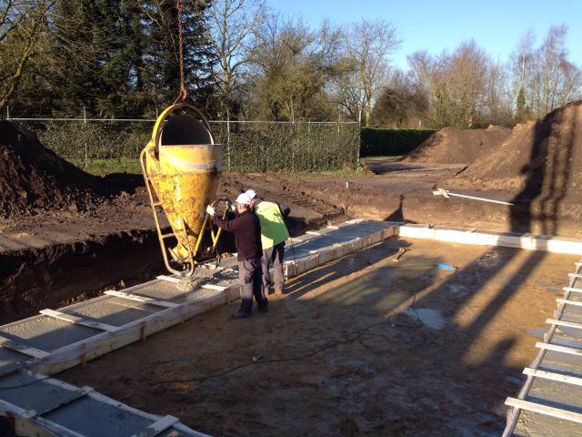 Het eerste beton is gestort bij de woningen gebouwd door <a href="/koopmansbouw/">Koopmans l TBI</a> op de Douweler Leide #deventer #schalkhaar.