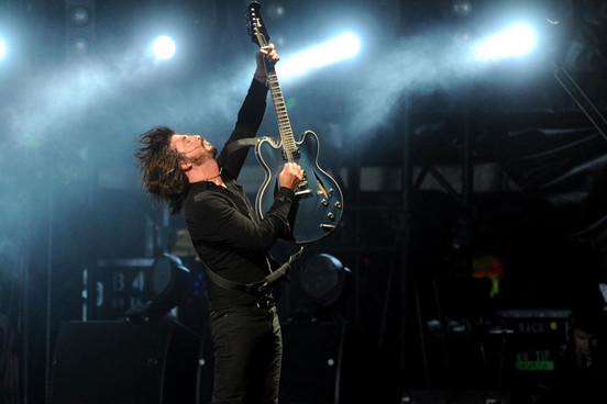 Happy birthday DAVE GROHL! Incredible FOO FIGHTERS show with special guests galore >>>  