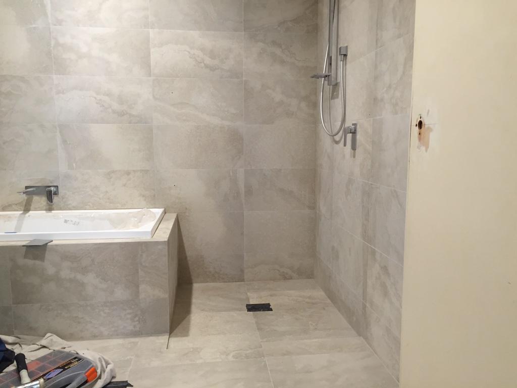 HansenGlassWA's tweet photo. Semi frameless shower screen - South Perth http://t.co/uhk39QneKY