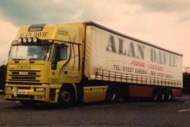 AADTransport's tweet photo. A very rare picture of the gold Iveco, I drove this from new until it was 5 years old #awesomeinitsday http://t.co/JCO5MRsumn