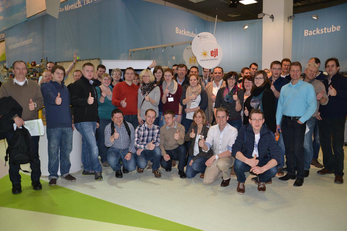 Die Fahrtengruppe des #ASA der #ELJ i. Bay. zu Besuch an unserem Stand in der #bmel-Halle #IGW2015