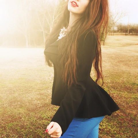 lookbookcoupons's tweet photo. The Blazer that fits your body! The Double Lapel Fit-and-flare Blazer, http://t.co/2GXv42IXaH