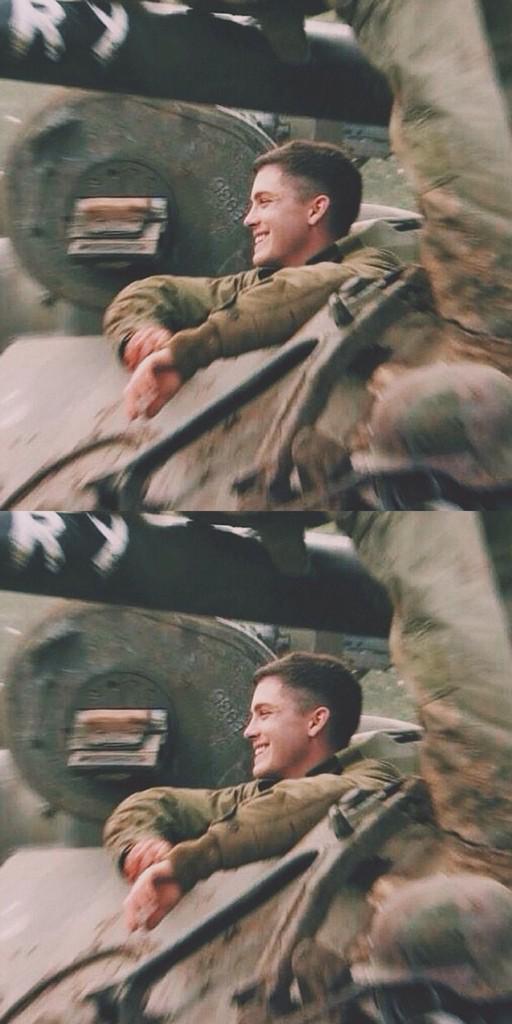 Happy birthday Logan Lerman from Brazil / esse sorriso 