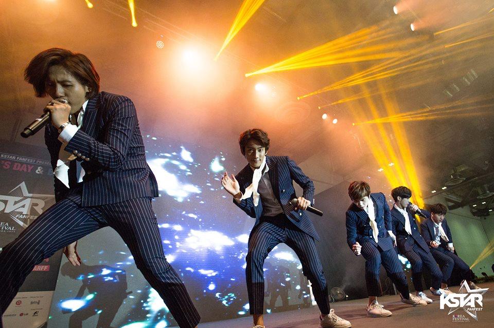 Official_B1A4's tweet photo. [PHOTOS] B1A4 “Live" Performance on 22 Nov #KSTARFF #B1A4 (1) https://t.co/eYTtpDA2bM http://t.co/GEyJKkLJIg via: bambolmiso