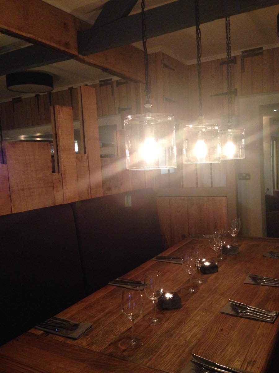 TheTrooperWall's tweet image. #SundaysAreForSharing so why not join your family around our #SharingTable for a whole joint of meat?