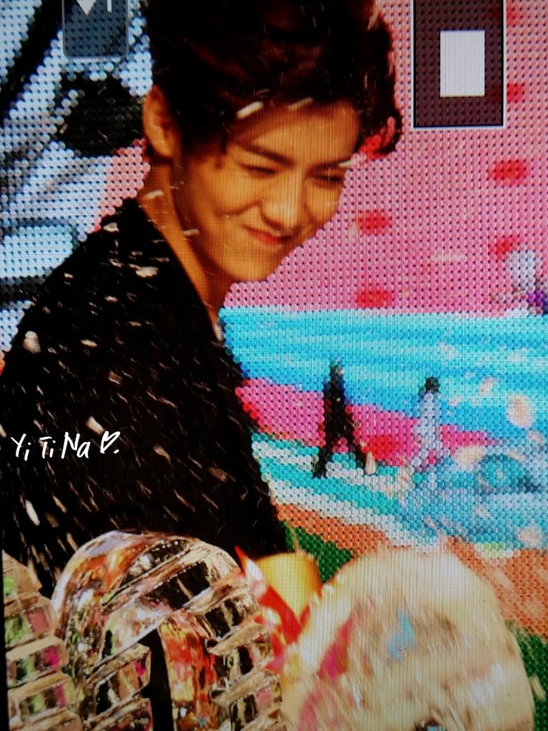 yitinaaa's tweet photo. 150119 #luhan #鹿晗 사랑해요 :) 대박 우리 루한아~ http://t.co/IAj4Cdeey8