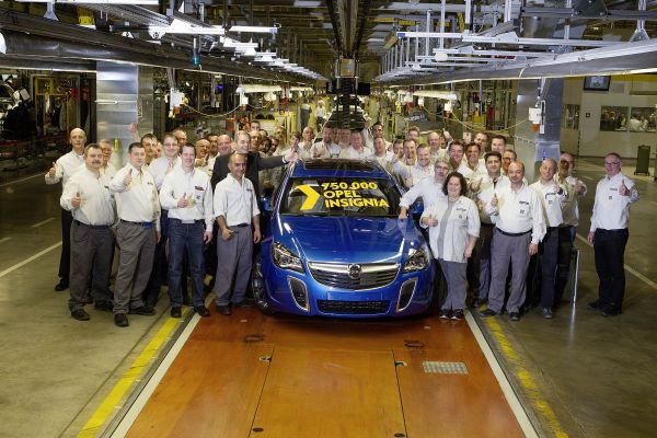 AutoWeek tweet media