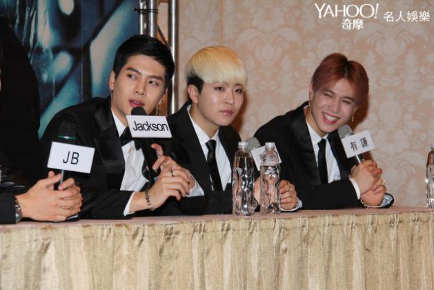 B7txYYIIIAEQ4Rn.jpg:large