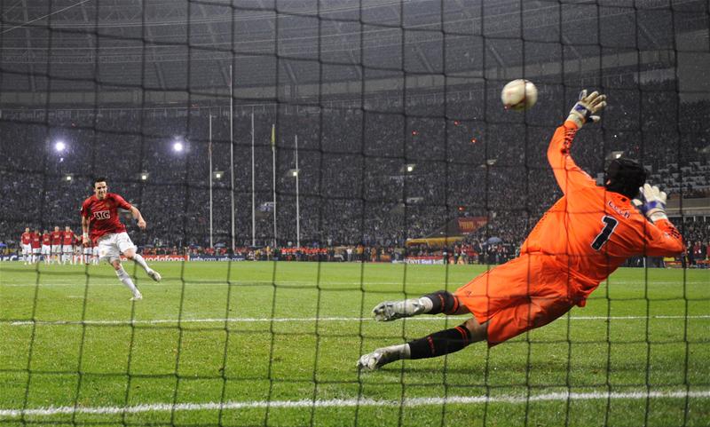 Happy 34th birthday to Owen Hargreaves, Champions League winner with Man United in 2008. 