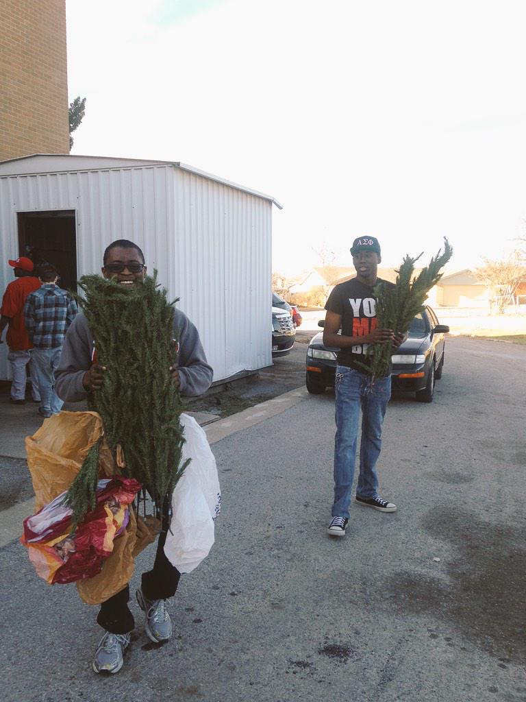 DiscontAcct's tweet image. Community service at Crosby Park Elementary! Had a great time giving back today! #Charity #MLKDay2015 @alphasigs