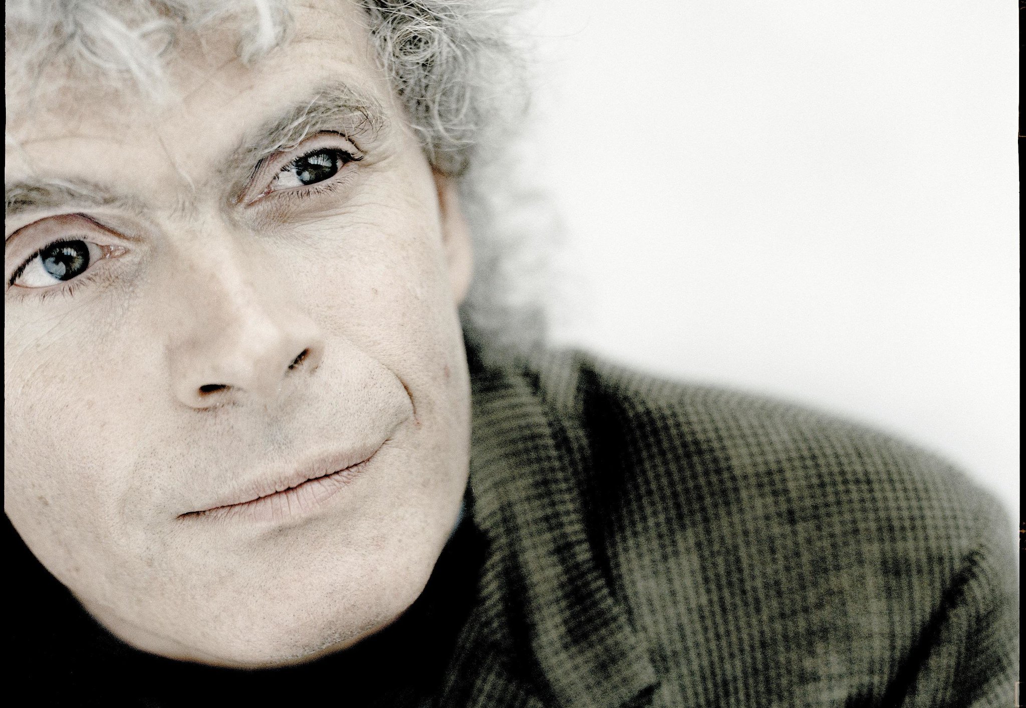 Happy Birthday Sir Simon Rattle! We\re looking forward to your concert with the next month! 