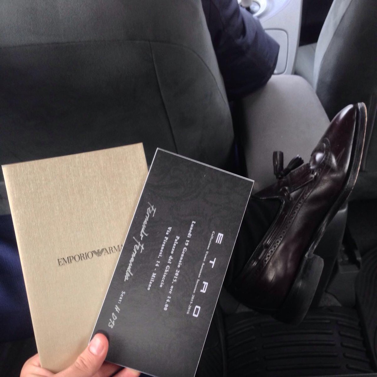 #EsquireEnMilan y <a href="/Uber_DF/">Uber DF</a> en el #mfw
Descarga su #app, regístrate con el código: MILANFW y gana 2 viajes de $200.00.