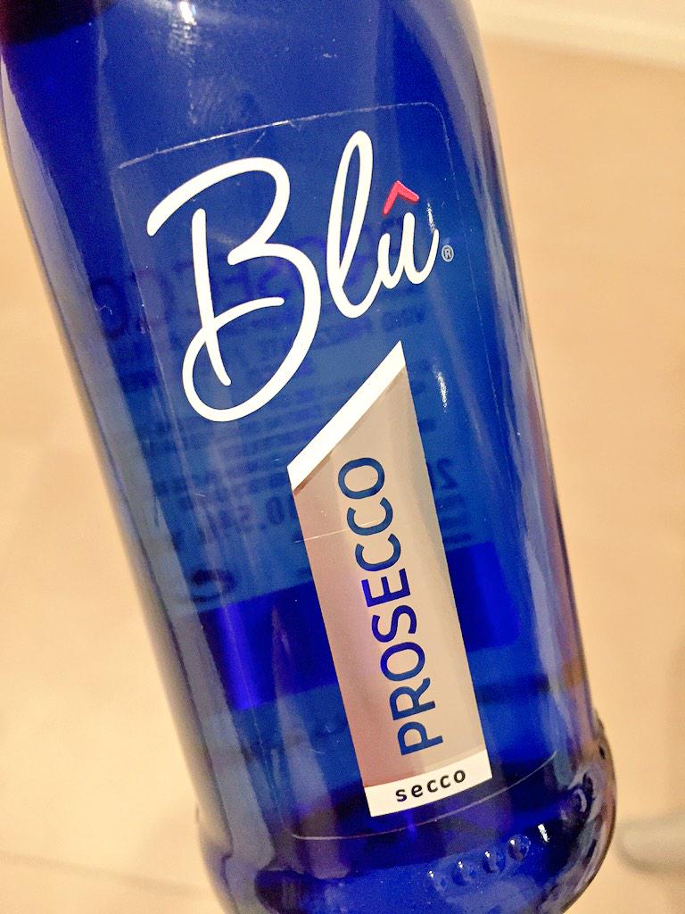 PsychoKomfort's tweet photo. #BlueMonday #BlueProsecco http://t.co/7fy65Y0fKW
