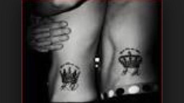 jaydemay_x's tweet photo. 😍 in love #tattoo #king #queen 👑 🎩 #coupleselfie http://t.co/Dz5qz8q7qm