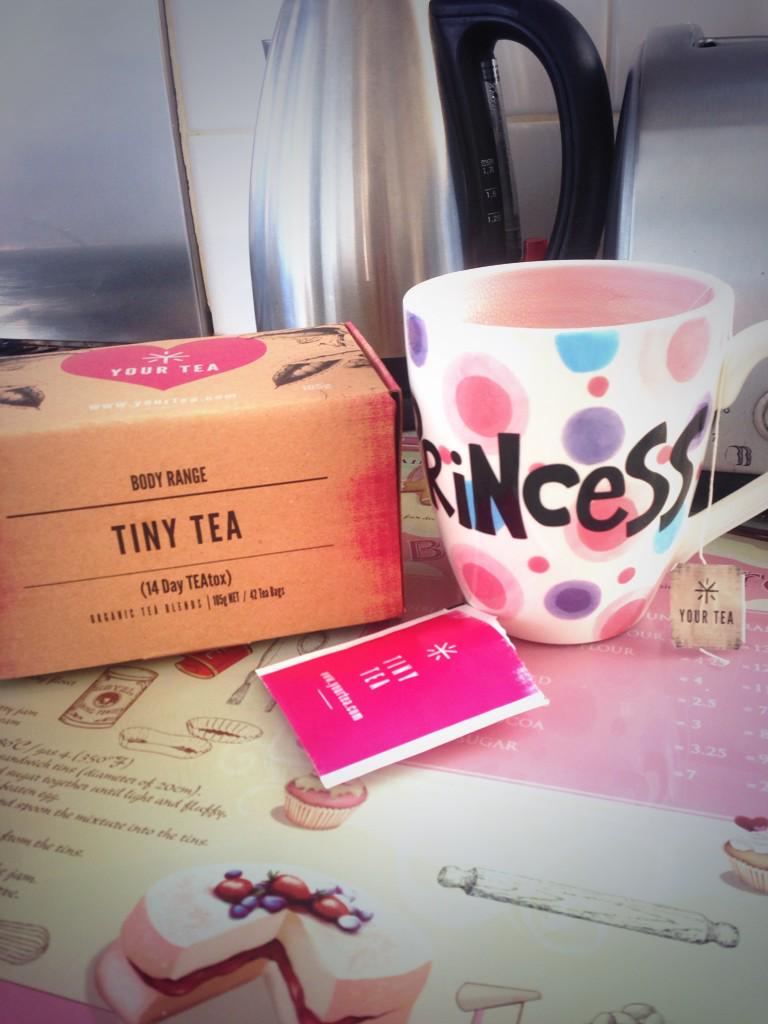 DelvesKyomi's tweet photo. Day 1 of the @tinyteatox 14 day teatox begins 😁 http://t.co/URdFNpj3sI