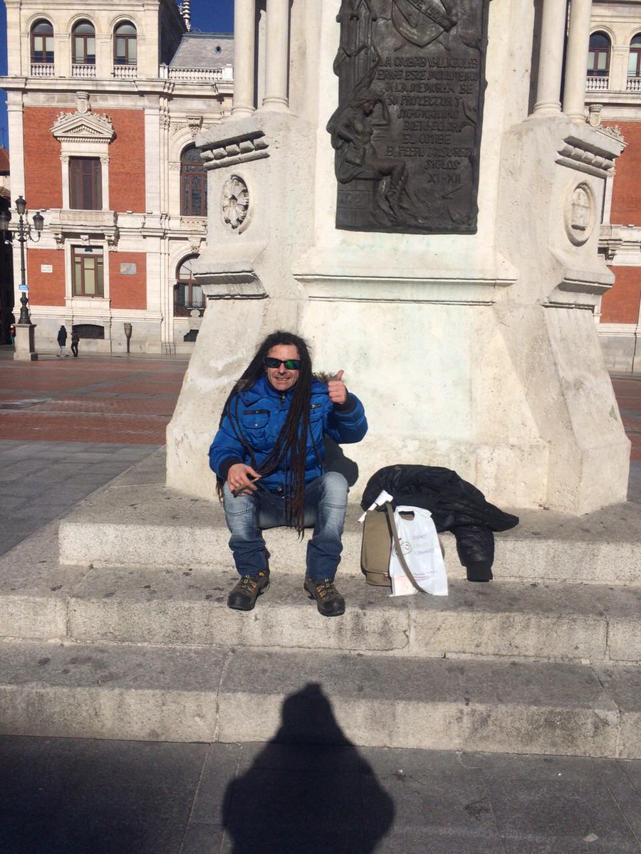 NaturaVice's tweet photo. Este año somos el doble de personas que el año pasado. #SanCanuto2015 http://t.co/qDlRLv0Fwm