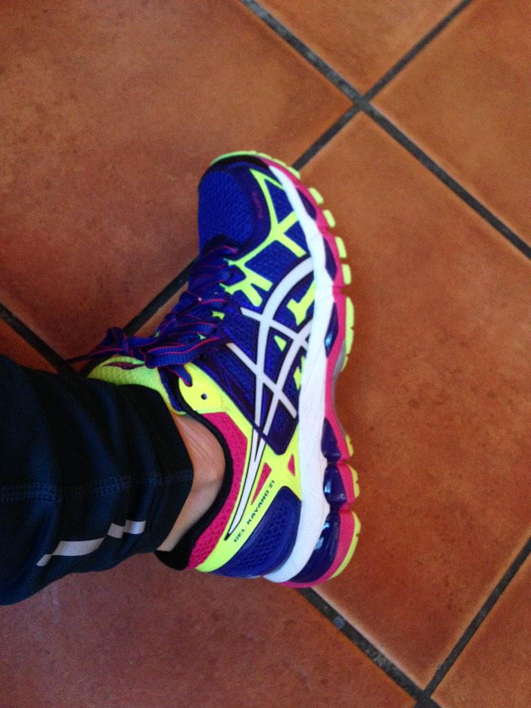 LauraJHelm's tweet photo. I might not wow you with my speed but I can blind you with my trainers #sunglassesplease #aasics #thisgirlcan http://t.co/WPFSiy9YXc
