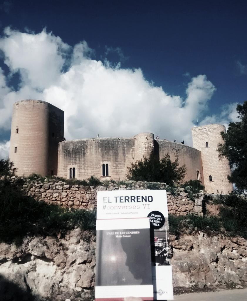 salvemelterreno's tweet photo. Les ombres amenacen el Castell i les vides dels que hi foren empresonats, @GalmsChic
#conversesVI #cocreamcultura http://t.co/v0dTvPoPan