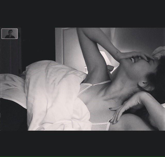 feeligsonfire's tweet image. continuem abaixados porque o tiroteio só ta começando #askselenator