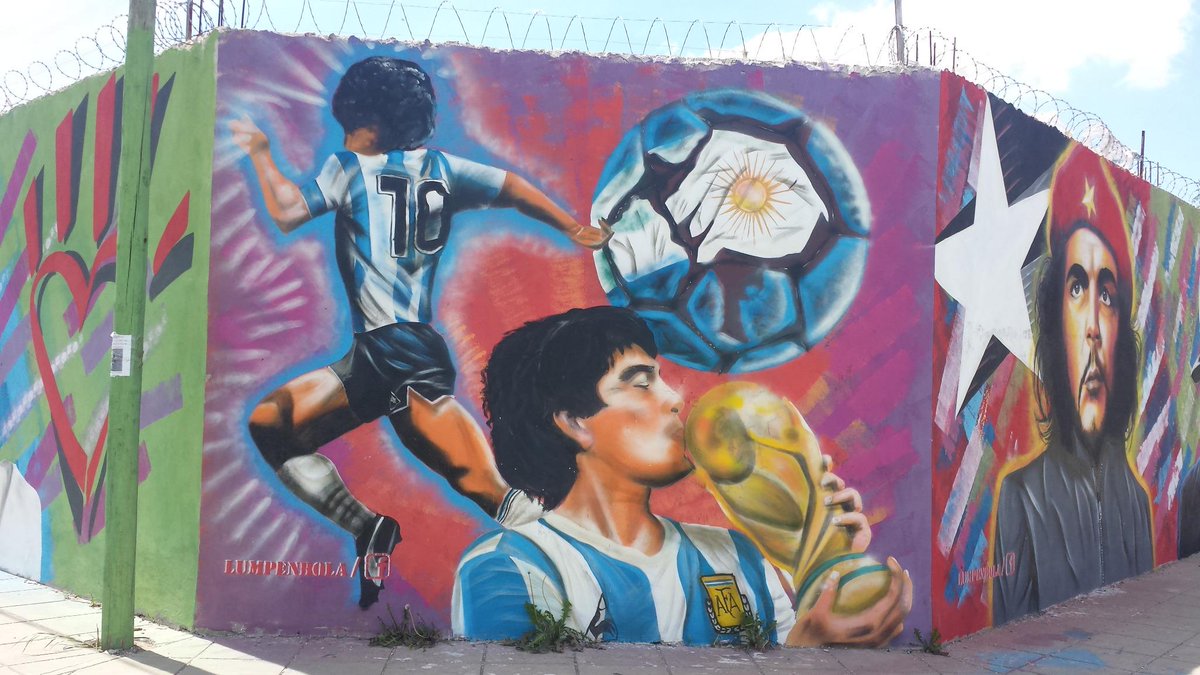 GraffitiLP's tweet image. RT @MaxoRandrup Excelente mural de @lumpenbola en #LaPlata: el Diego, Favaloro, Gardel, el Che y varios más #Graffiti
