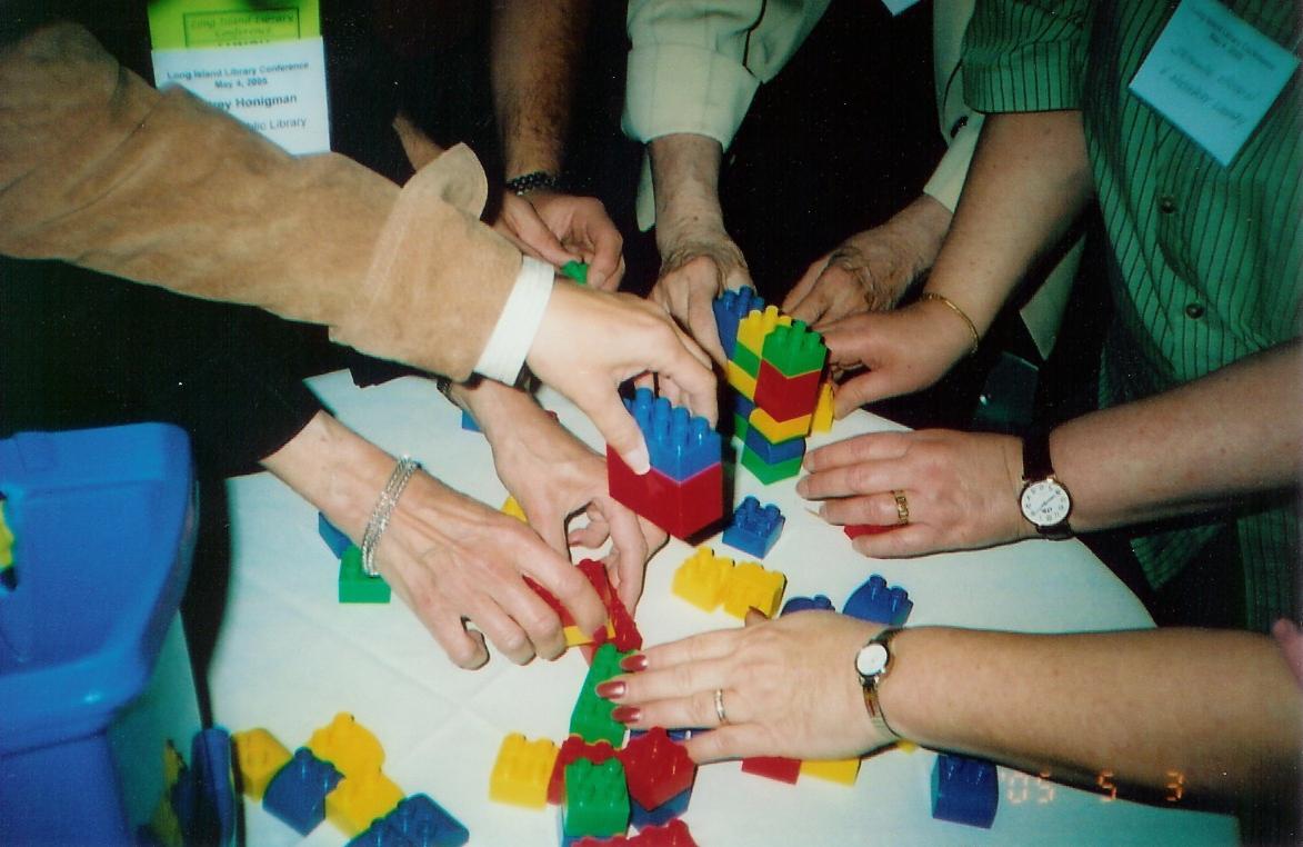 mariofusco's tweet photo. Parallelism vs. Concurrency http://t.co/jvhPSIynWN