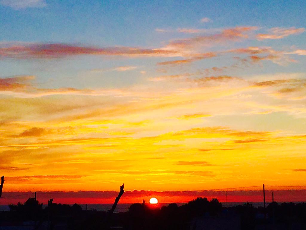 Si riparte... e il cielo, intanto, esplode!