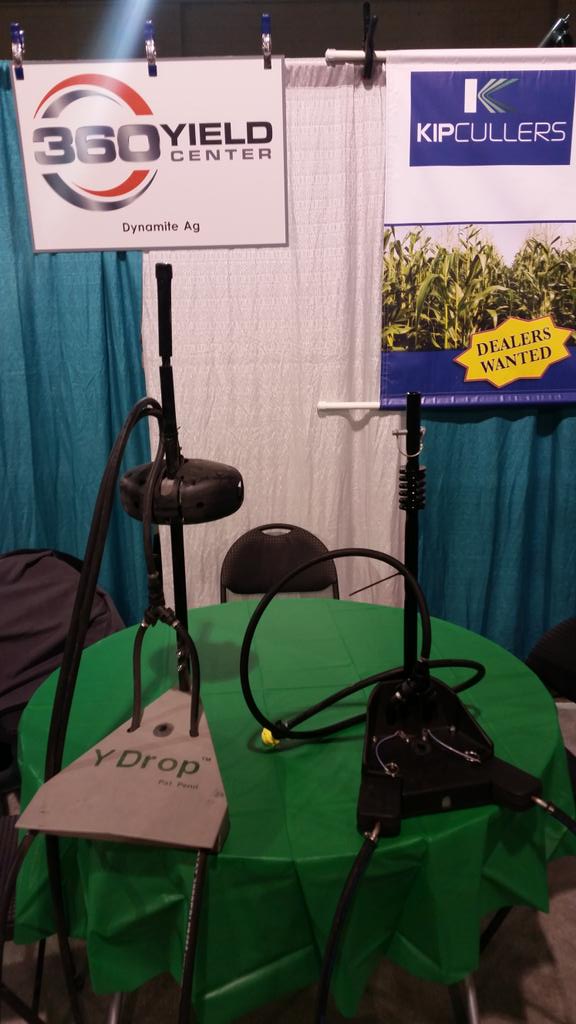 DynamiteAg's tweet photo. Gen I and Gen II #YDrop technology from @360yieldcenter side by side! Come see us at the #QuadCitiesFarmShow #QCFS http://t.co/9Cti2oRFaz