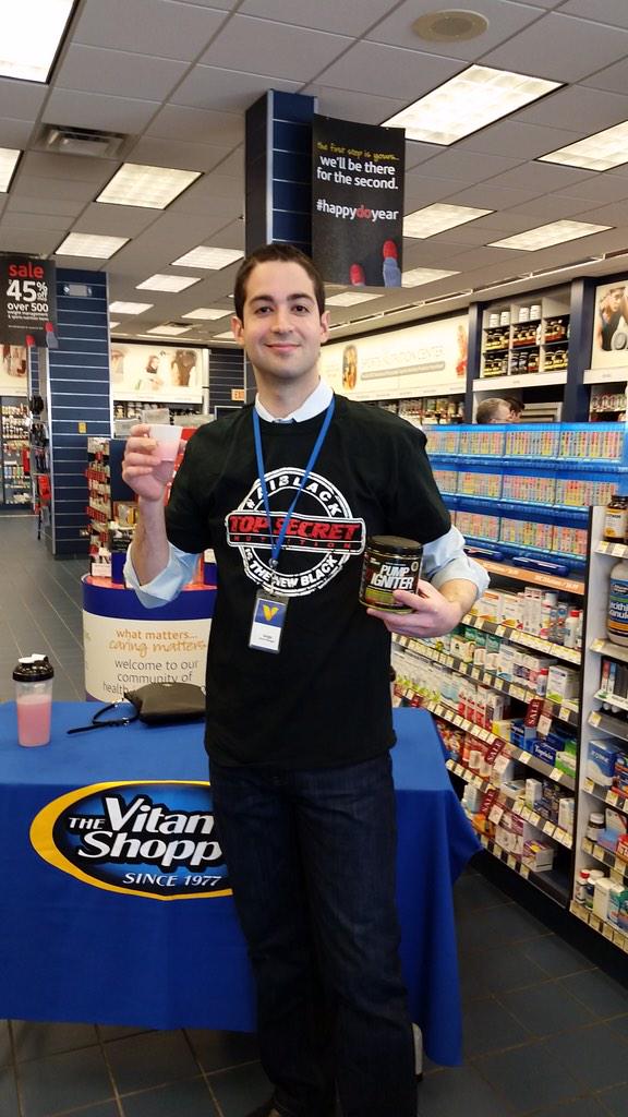TopSecretNutri's tweet photo. Love @VitaminShoppe store mgrs showing some love 4 new #AIBlack ultimate fat burner Ab Igniter Black &amp; #pumpigniter! http://t.co/PXnoflUjnr