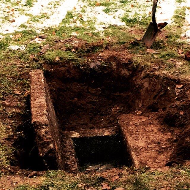 Unclogit's tweet photo. Look what we found hiding underground!  #septic #plumbing #unclogit http://t.co/gNiEa6dDMQ