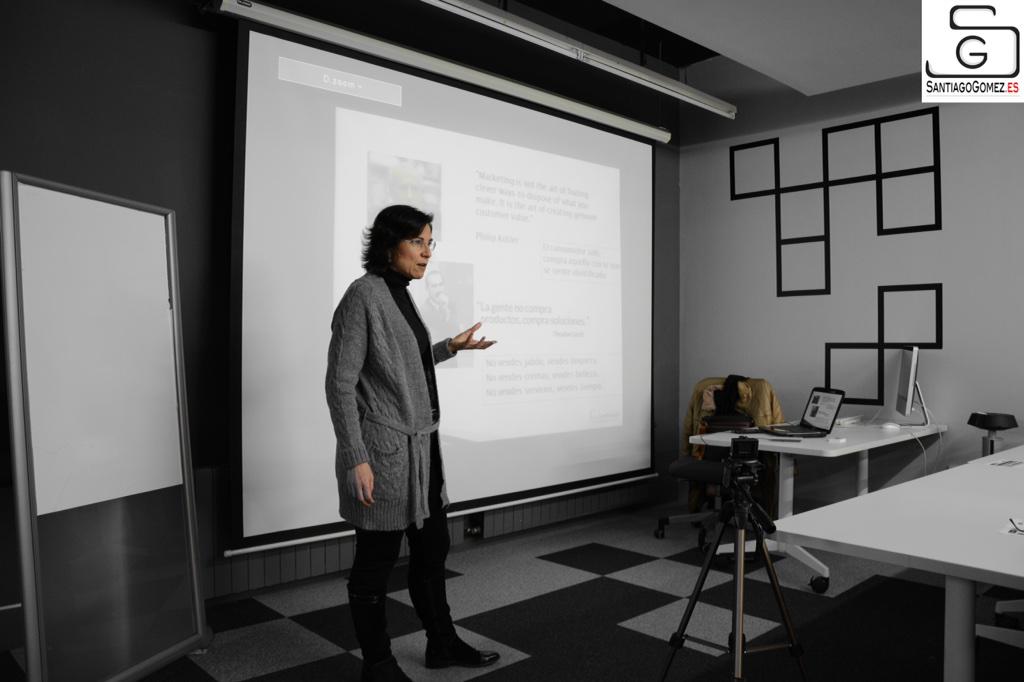 SantiagoG_es's tweet image. @lolilme un placer estar en #MadridOnRails y colaborar en inmortalizar el momento.+info en breve en santiagogomez.es