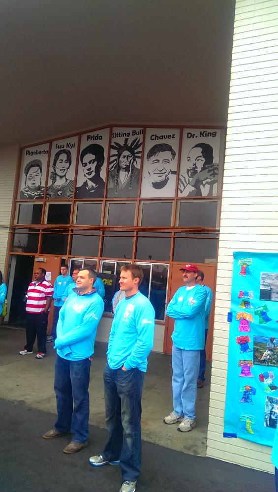B3SRobie's tweet photo. Mural at the Middle school we're working on for MLK Day of Service! http://t.co/Wd66cUBGgN