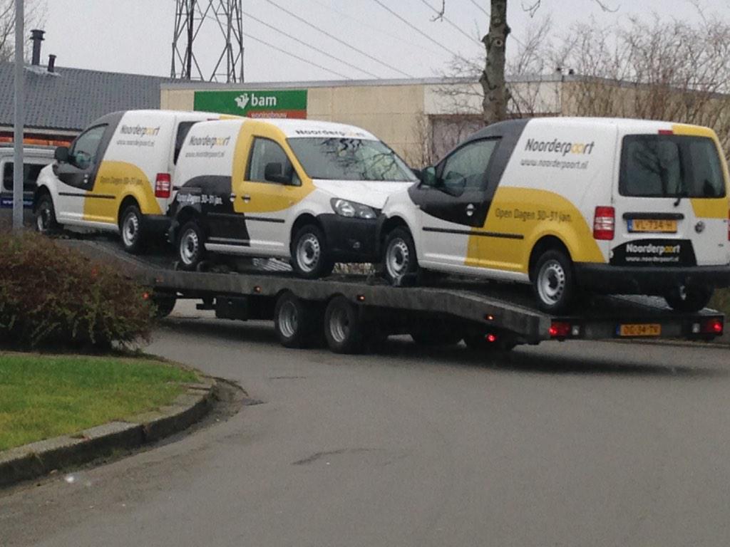 Noorderpoort's tweet photo. Top! RT @CiskadeGroot: ziet op de ringweg oplegger met 3 nieuwe @Noorderpoort auto's rijden. Mooi hoor! @VW_Century http://t.co/rFY7Eu8RSc