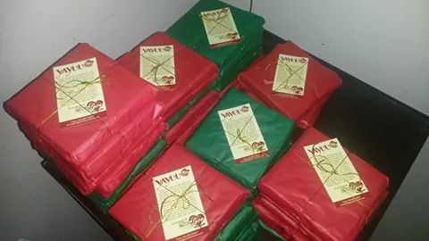 Chocolove_Ec's tweet photo. Adquiere nuestro Chocolate y conquista el mundo con un detalle #ChocoLove #enamoratedeti http://t.co/BnDWRs75Ud