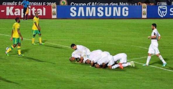 Mina_Atta_'s tweet photo. الف مبروك لفوز فريق الجزائر بال��اتش 
#وطن_عربي_واحد http://t.co/u8kWCwxt8Z