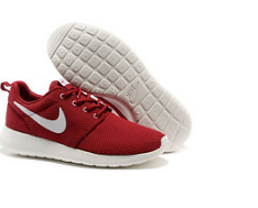 OnlineCamis's tweet photo. NIKE ROSHE RUN !! http://t.co/WQNPldODwV