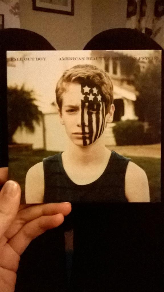 HelR10's tweet photo. Amazing album @falloutboy cannot wait till October #FallOutBoyUK AB/AP http://t.co/jQMnHu22Oo