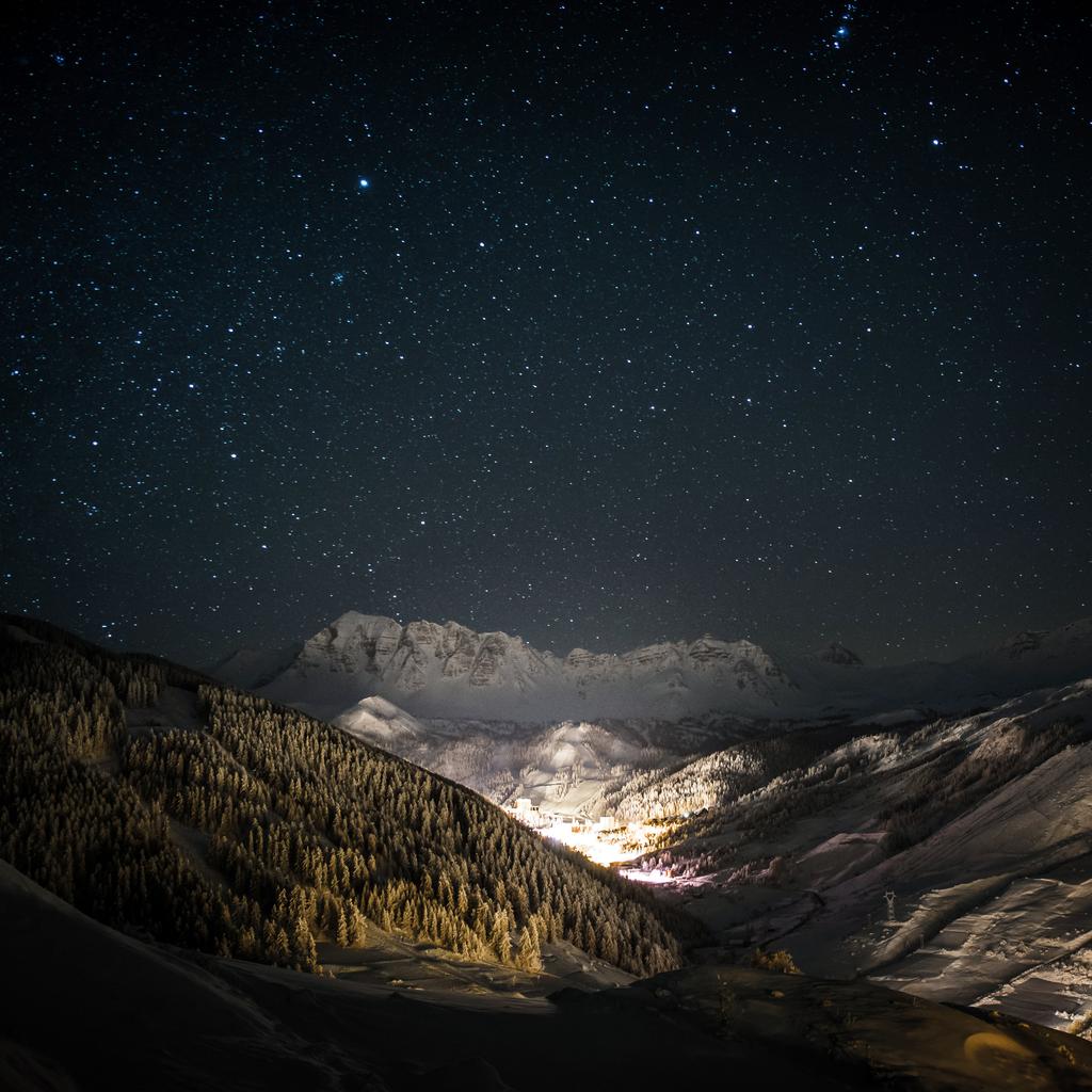 Nuit étoilée sur la vallée de Vars fraichement enneigée... 😃💕💪🏂 #VarsFob