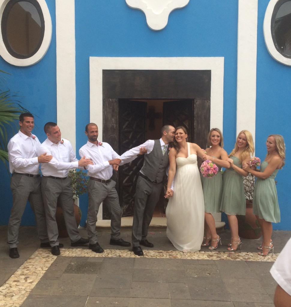 julie8helm's tweet photo. #angilelloheuermanwedding http://t.co/k7rjEXF8ji