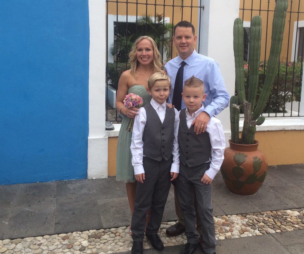 julie8helm's tweet photo. #angilelloheuermanwedding http://t.co/k7rjEXF8ji