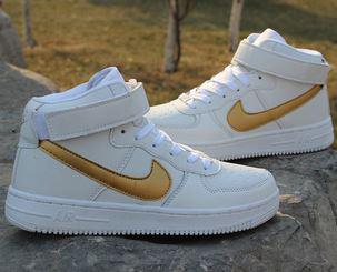 OnlineCamis's tweet photo. NIKE AIR FORCE!!! http://t.co/ZWzSeE47d6