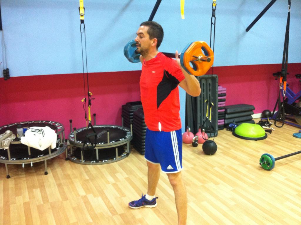 mis30diarios's tweet photo. Empezamos la semana a tope en @EstudioLFmotril machacandonos en #fitnessfuncional #burpees #dominada #squat #activase http://t.co/FkY9smoPOz