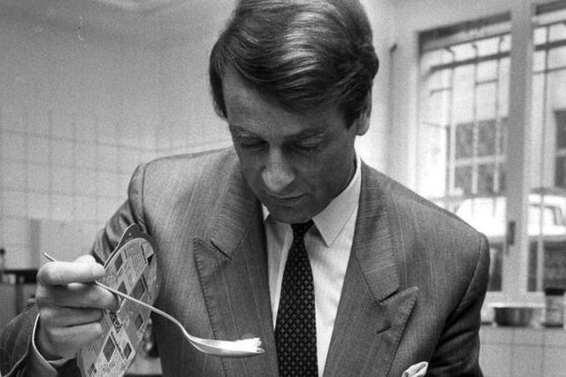 Zukunftswunsch:wenn niemand mehr den Namen Blocher kennt wird man sich noch an Bundesrat Ogi als Eierkoch erinnern..