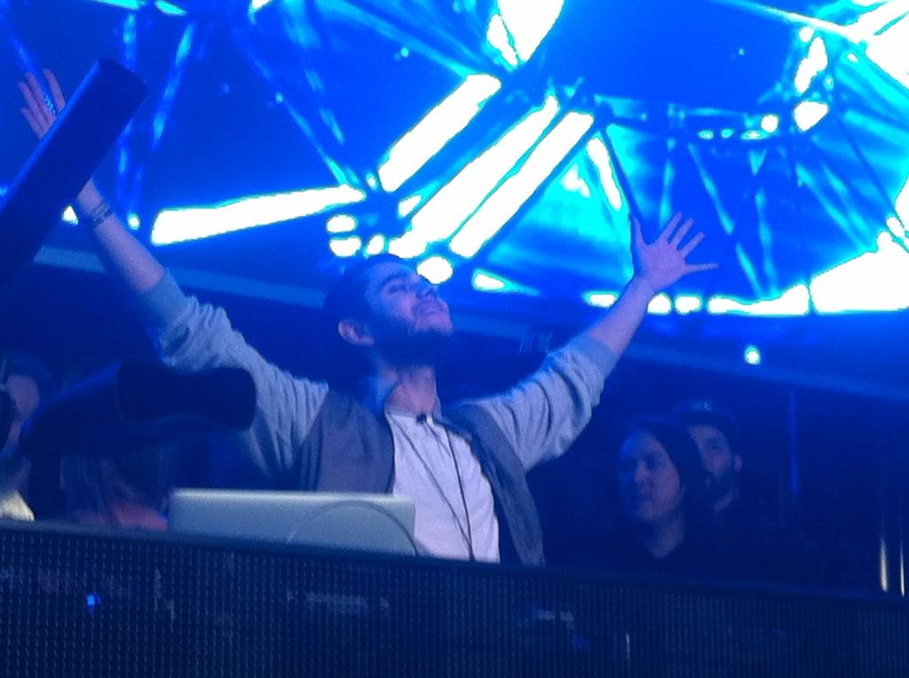 tayphill6's tweet photo. Hey @Zedd I snapped a pretty cool pic at XS the other night #epic #vegas http://t.co/X5XlrCc0X8
