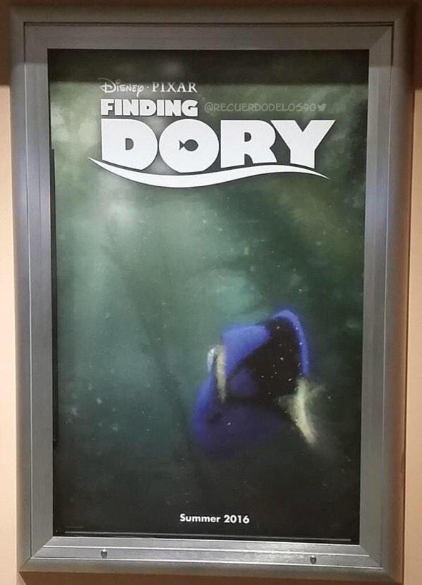 RecuerdoDeLos90's tweet photo. RT Si os encantaría que se estrenara esta peli ya! 🐟🐠 http://t.co/T9ADiFmo3j