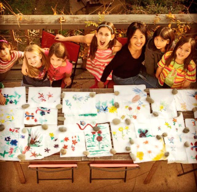 ColleenQuenInc's tweet photo. Colleen teaching kids watercolor painting! http://t.co/wue0lyIyv6