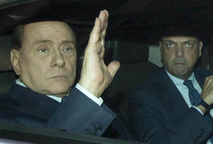 Agenzia_Ansa's tweet photo. #Quirinale, #Berlusconi vede #Alfano. Asse per un nome non del Pd. Domattina Cav vede #Renzi http://t.co/ymVCI29i6g http://t.co/TKhYuhGFQX