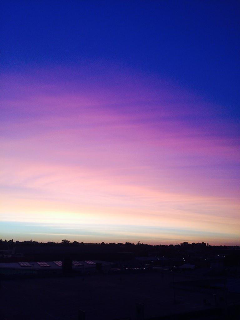Fanga9's tweet photo. “@JudeDonnelly: Richmond sunrise. #3121 http://t.co/cD9Lc2X2x5” @hughwpyle @L_Weeks @RorySidey @ppercy30 #richmondriders #upthetiges