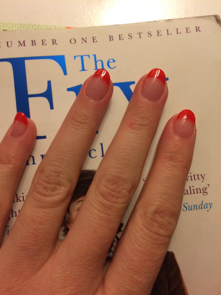 AnastasiaInnes's tweet image. #ManicureMonday #redtips #fashion #nailart